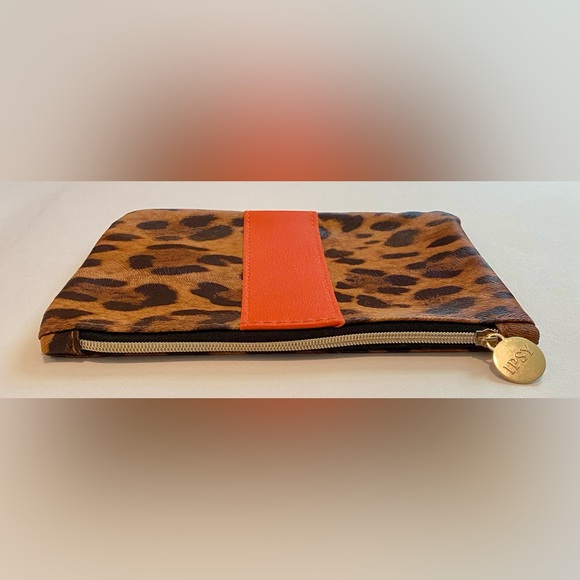 Ipsy Leopard & Orange Print Glam Bag 2022 - Picture 4 of 7